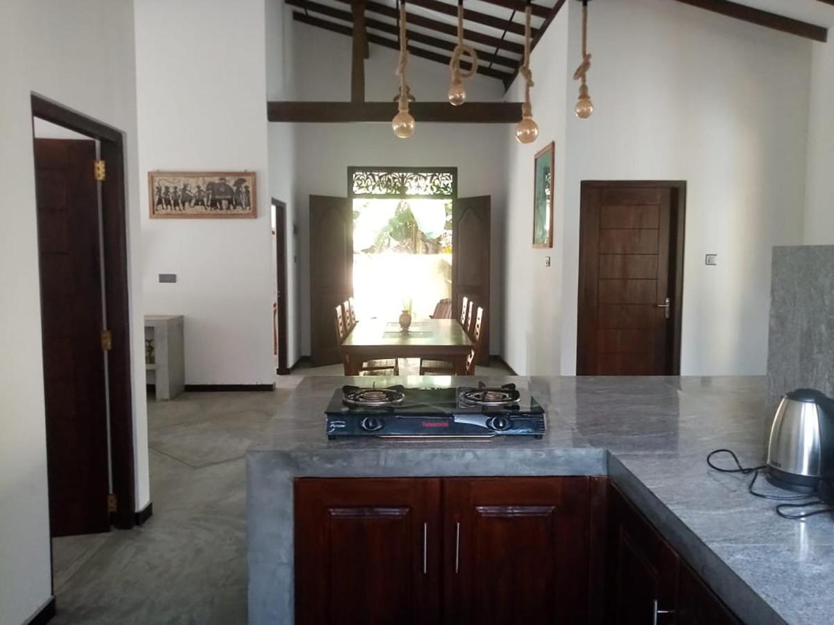 Villa Conch By Om Hikkaduwa Buitenkant foto