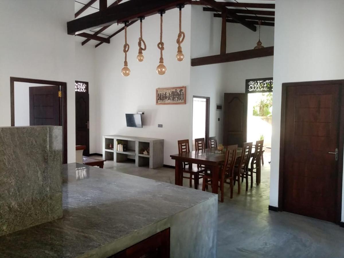 Villa Conch By Om Hikkaduwa Buitenkant foto