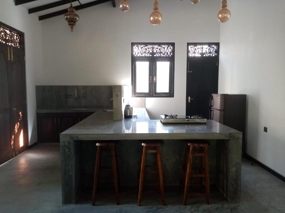 Villa Conch By Om Hikkaduwa Buitenkant foto
