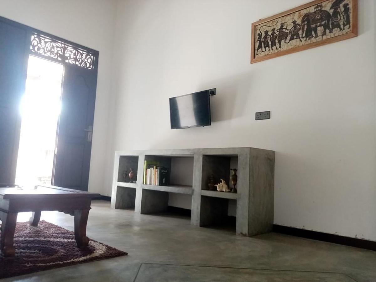 Villa Conch By Om Hikkaduwa Buitenkant foto
