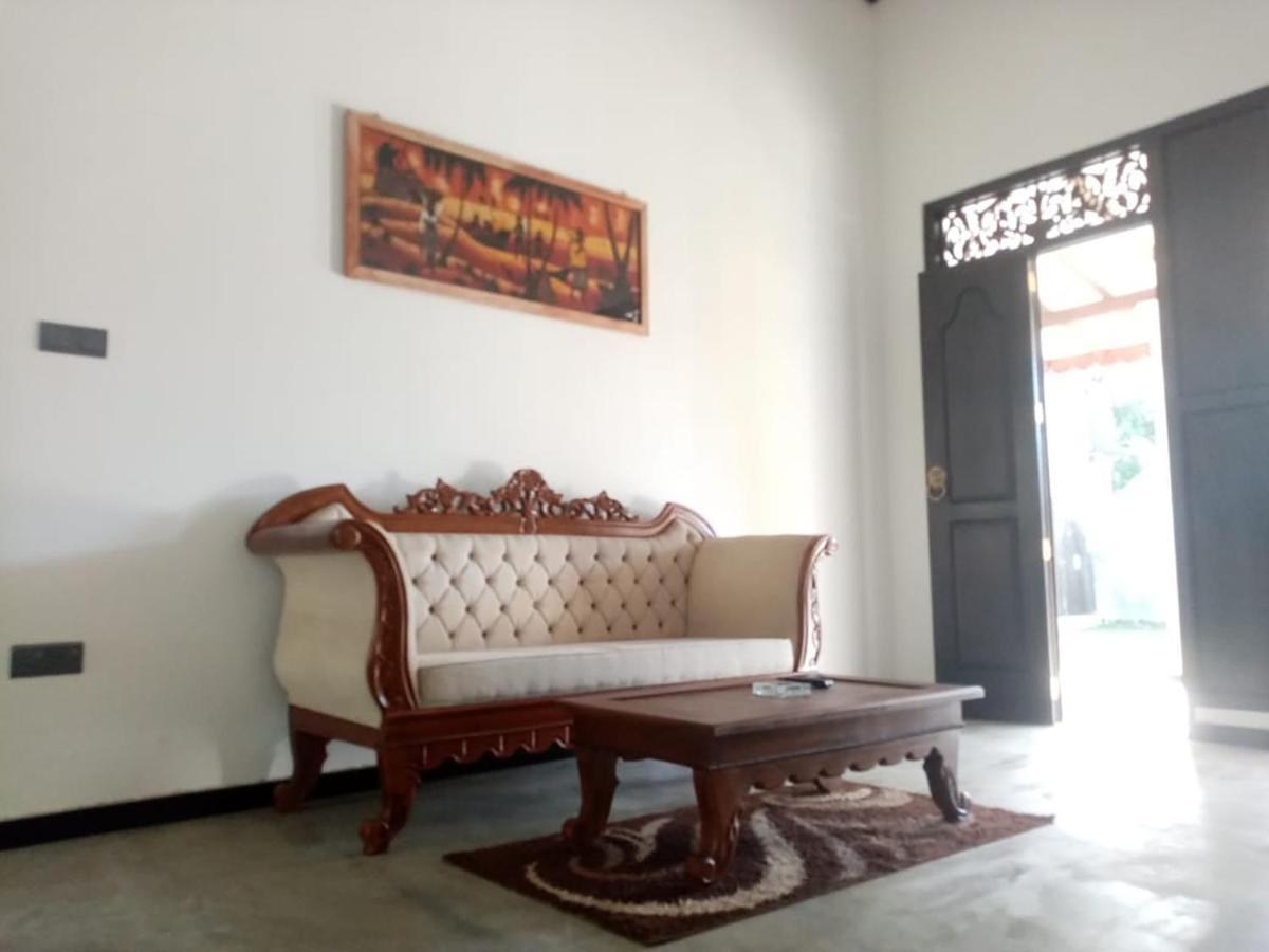 Villa Conch By Om Hikkaduwa Buitenkant foto